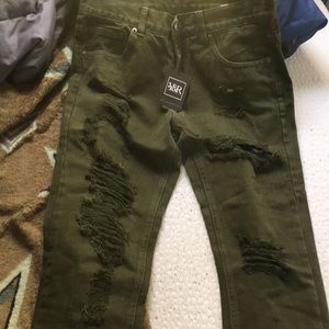 Skinny fit distress jean